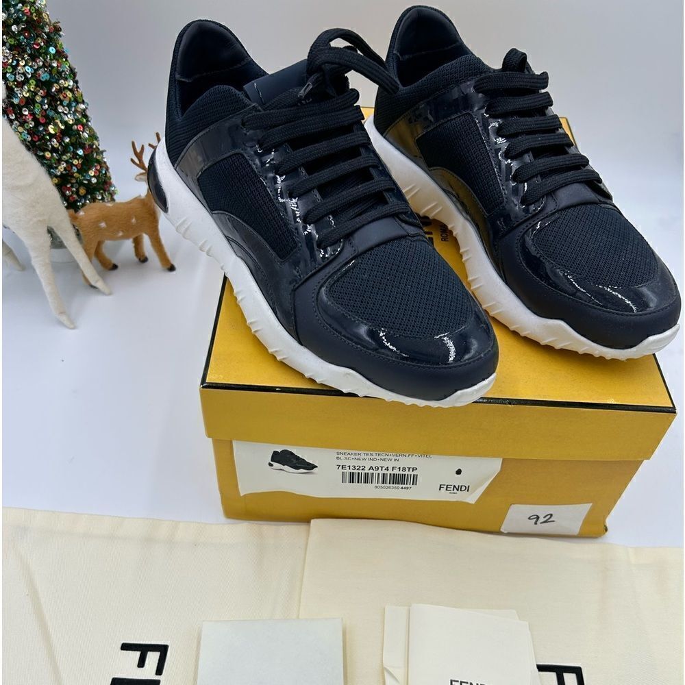 Men’s Fendi low top sneakers size 7, made in Italy